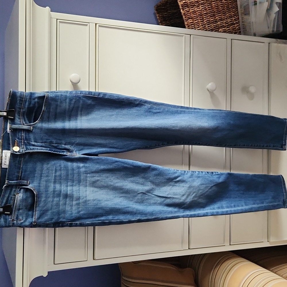 EUC  FRAME Le High Ankle Skinny Jeans (Poe), Size 30.
